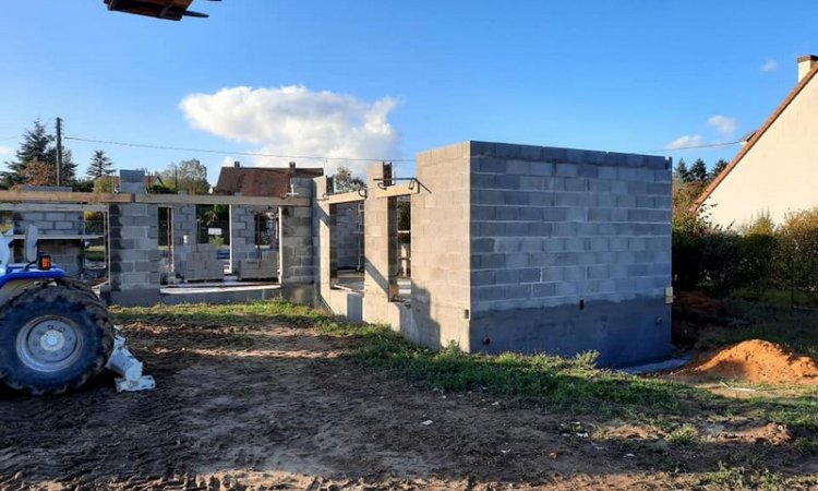 S.A.R.L. PETIT Élévation des murs pour la construction d'un pavillon Châtellerault 