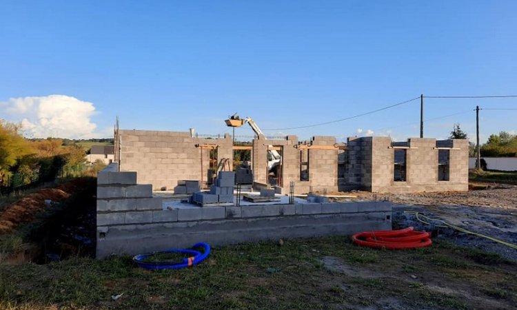 S.A.R.L. PETIT Élévation des murs pour la construction d'un pavillon Châtellerault 