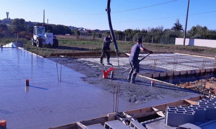 S.A.R.L. PETIT Coulage du plancher hourdis Châtellerault 